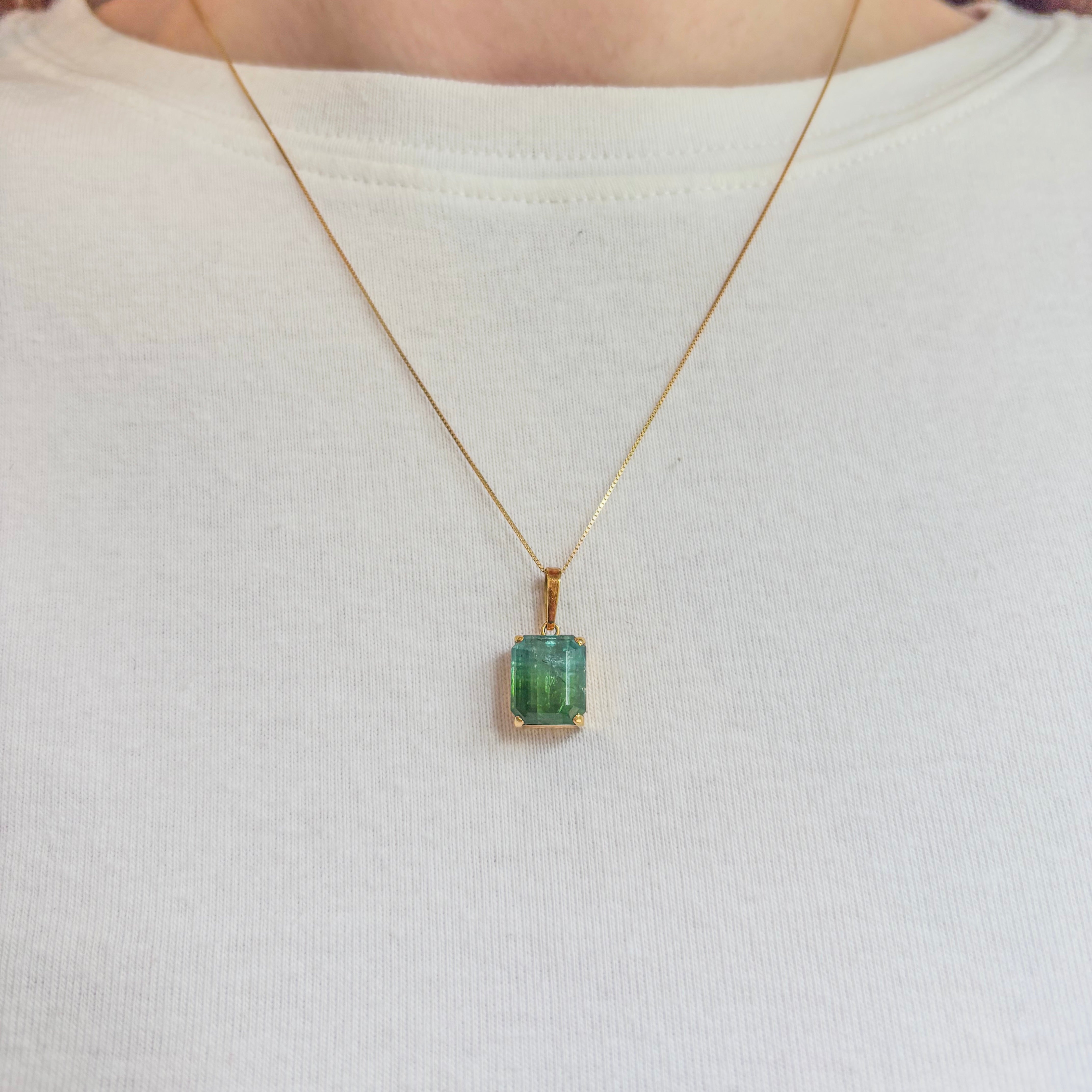 Green Tourmaline Square Shape Pendant - Solid Gold 18k