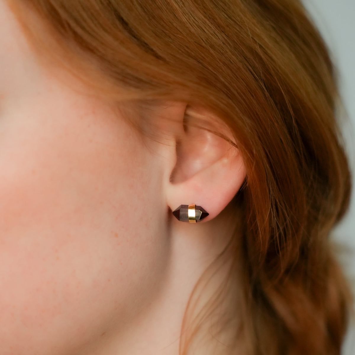 Garnet - Two points Earrings - Gold Plated