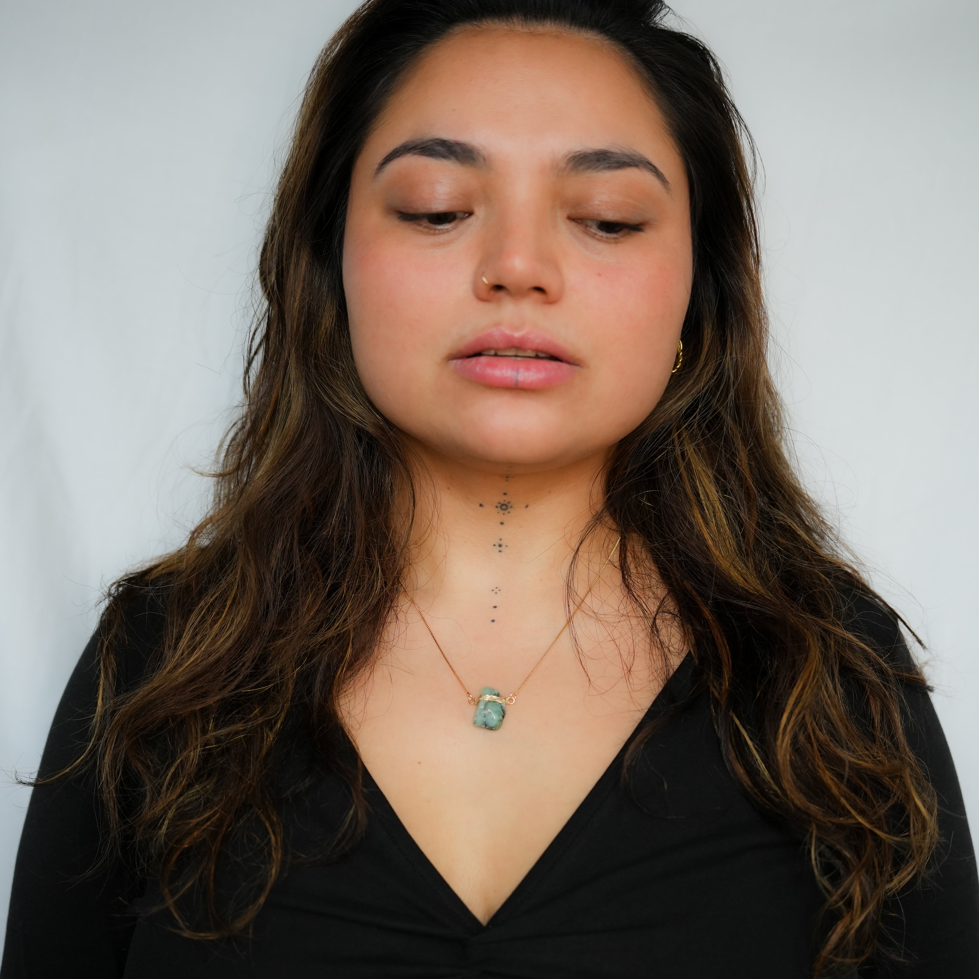 Emerald - Wrapped Necklace Raw - Gold Plated