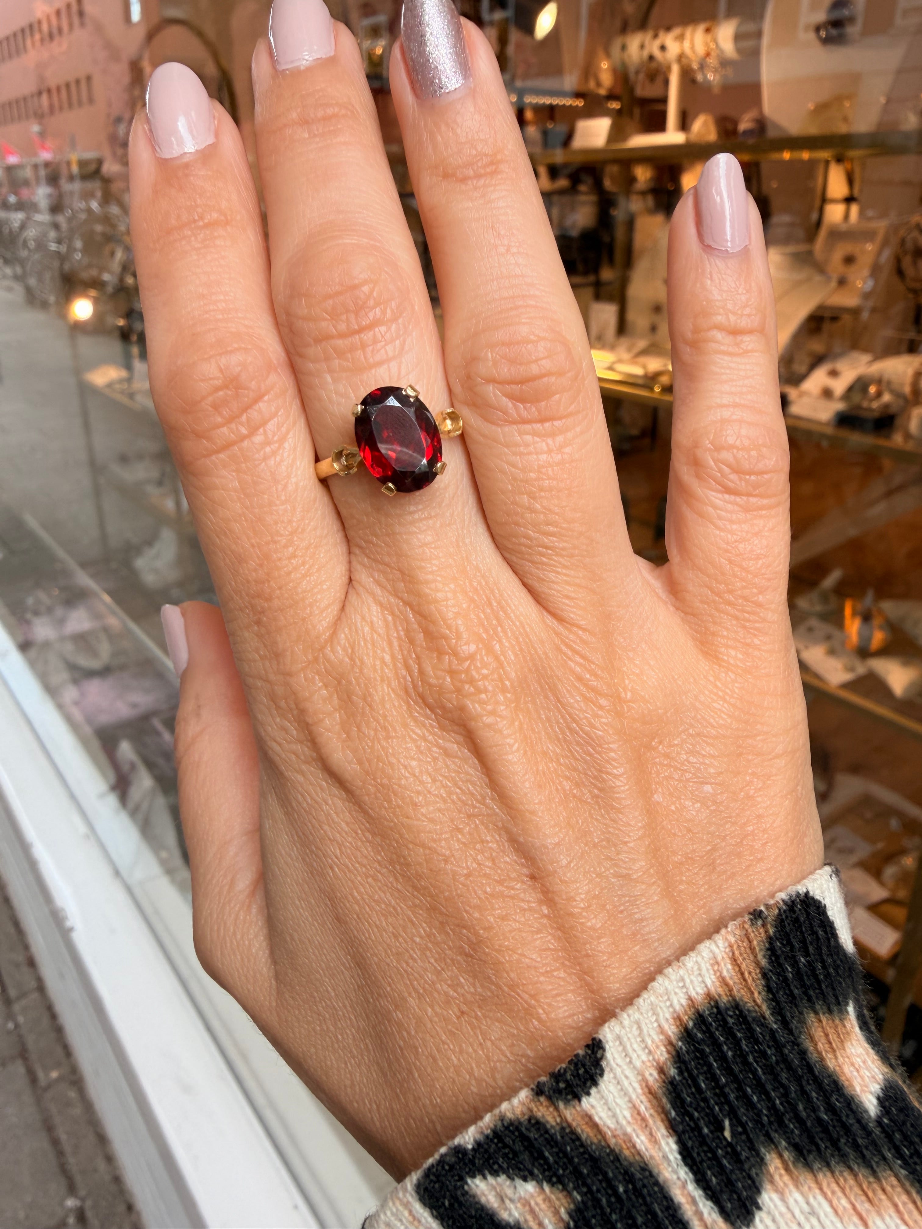 Garnet Solitaire Ring - Solid 18k Gold