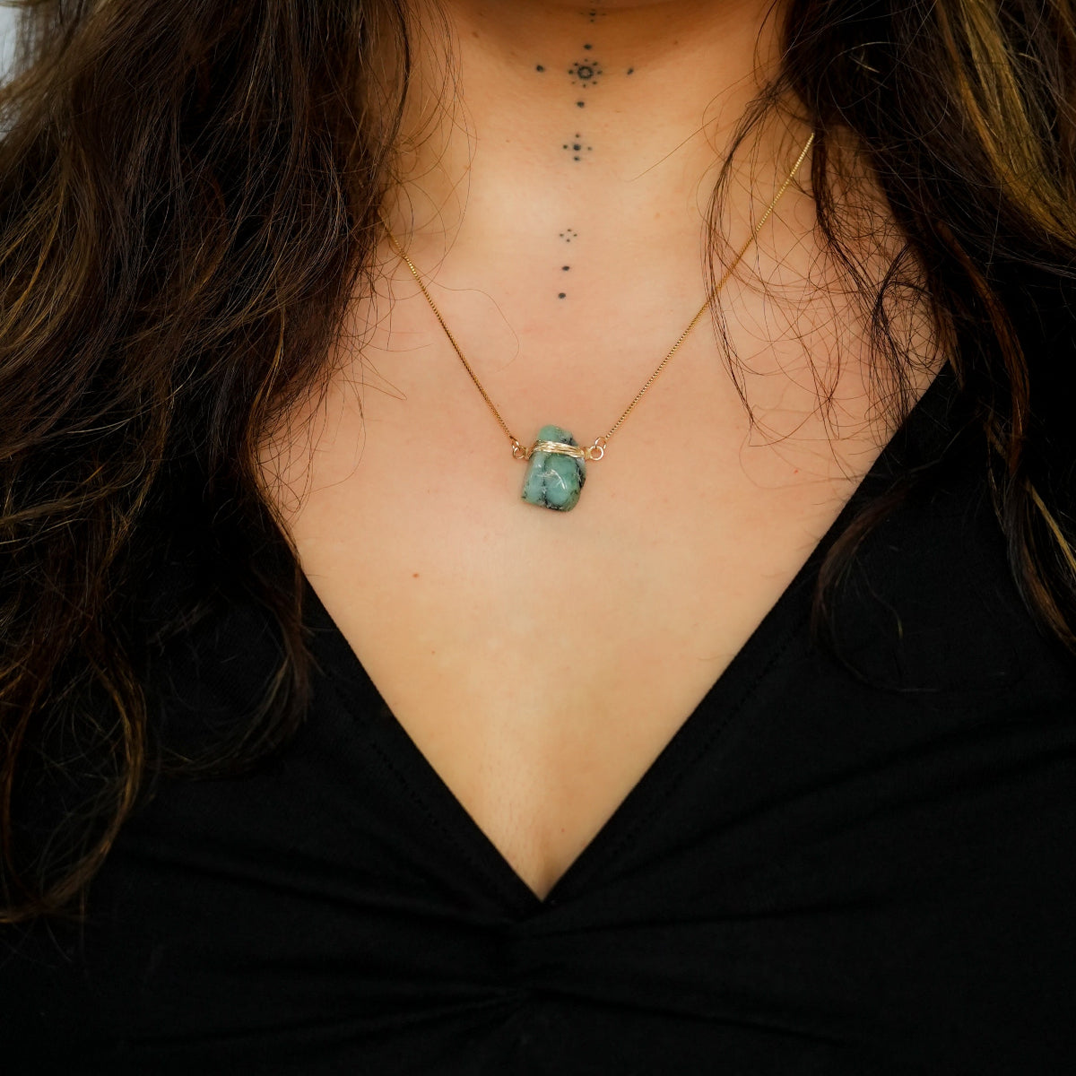 Emerald - Wrapped Necklace Raw - Gold Plated