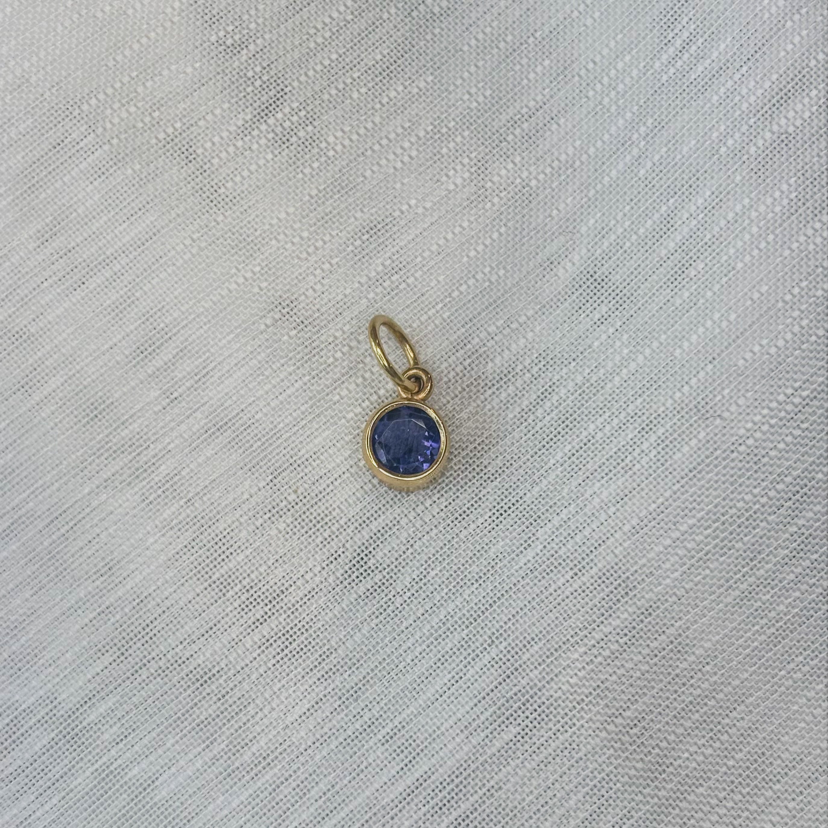 Blue Sapphire Pendant- Solid Gold 18k