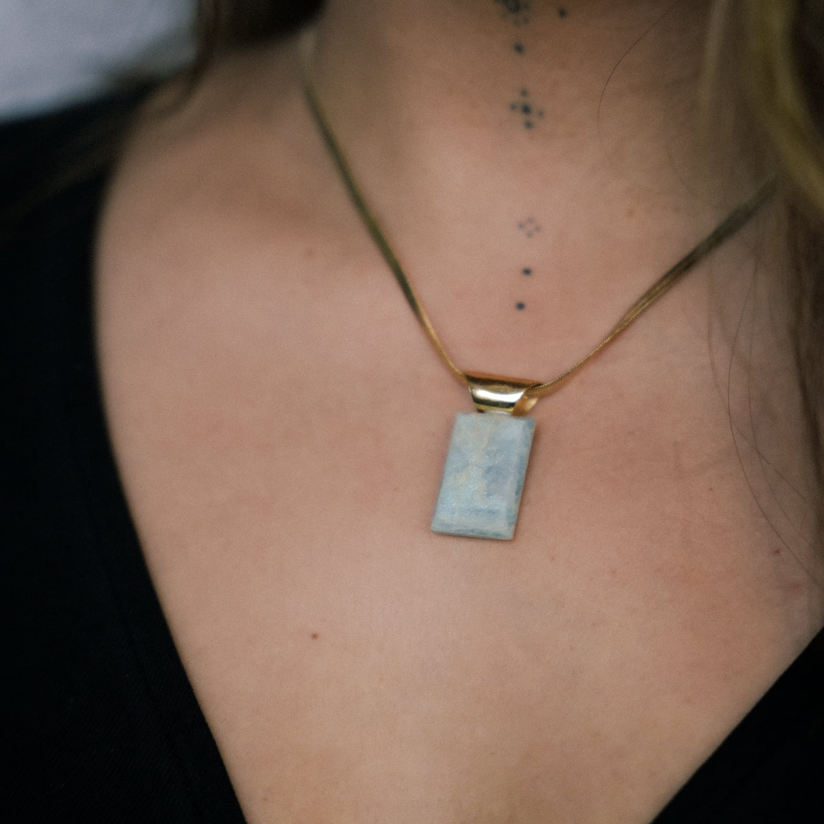 Exhilarating Aquamarine Pendant - Gold plated