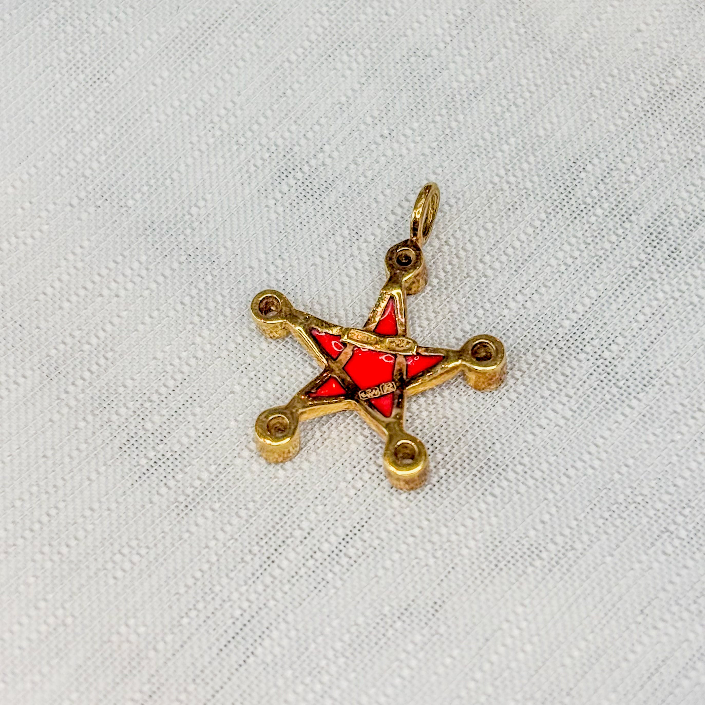 Star Diamonds Pendant - 18k Solid Gold