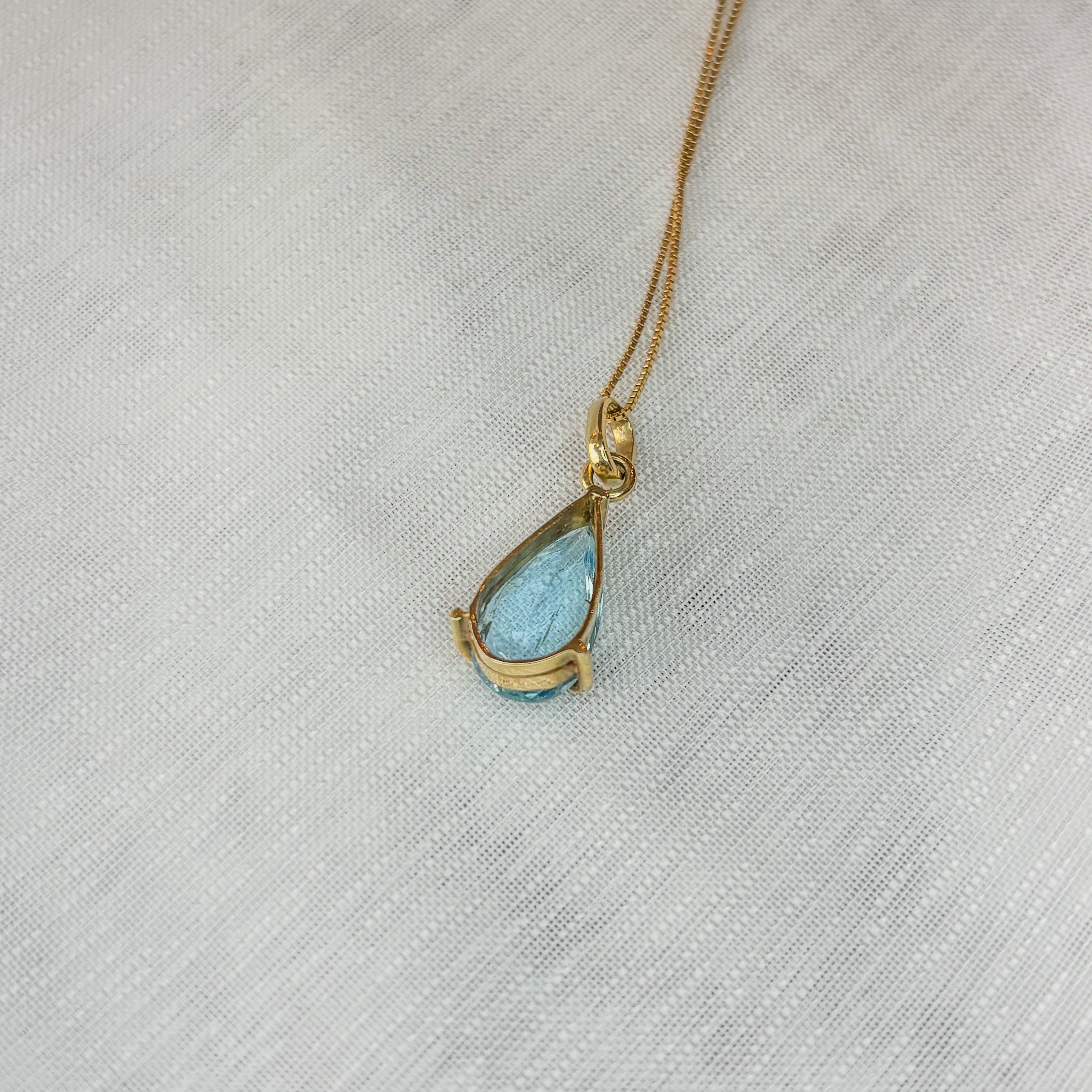 Serenity Drop Aquamarine Pendant - Gold 18k