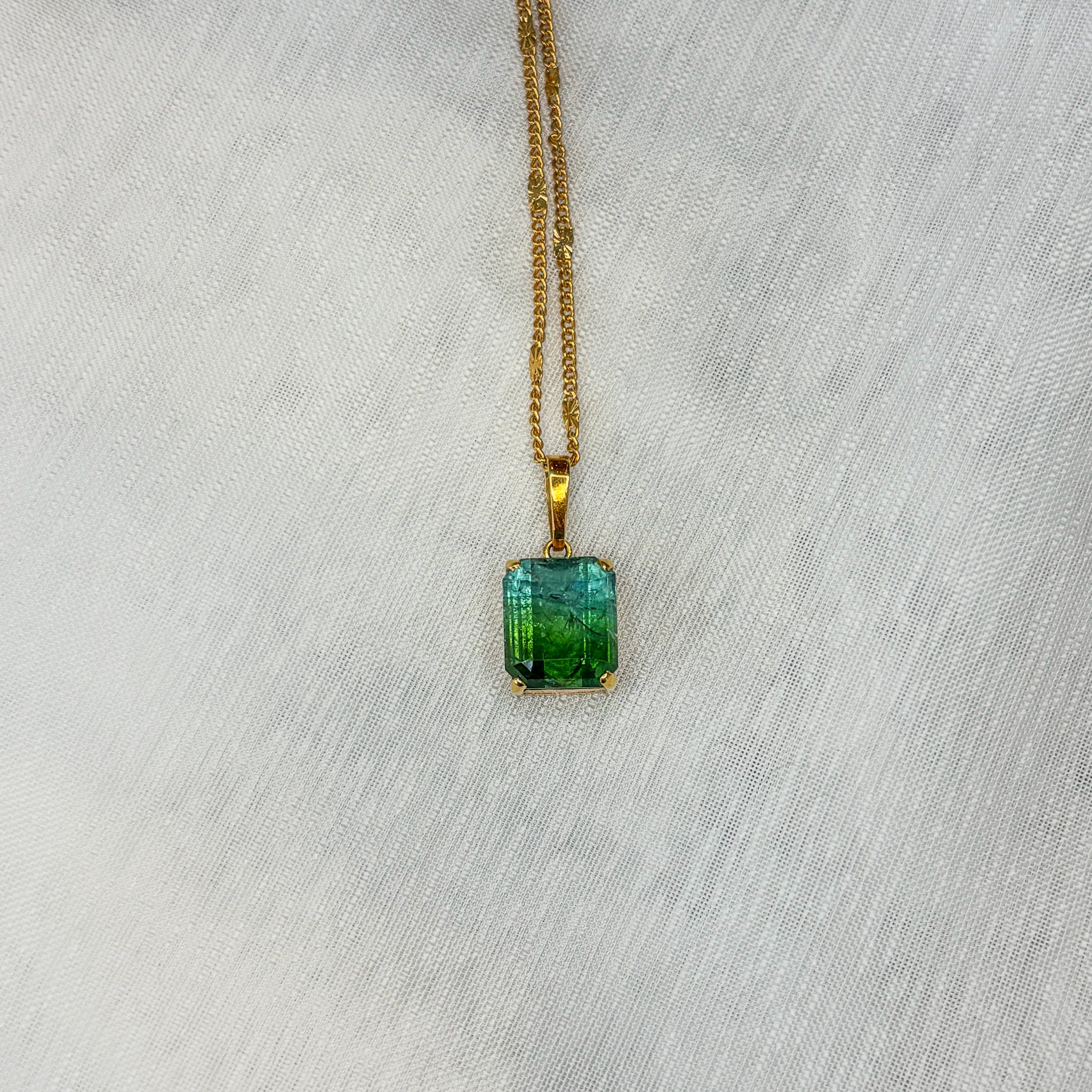 Green Tourmaline Square Shape Pendant - Solid Gold 18k