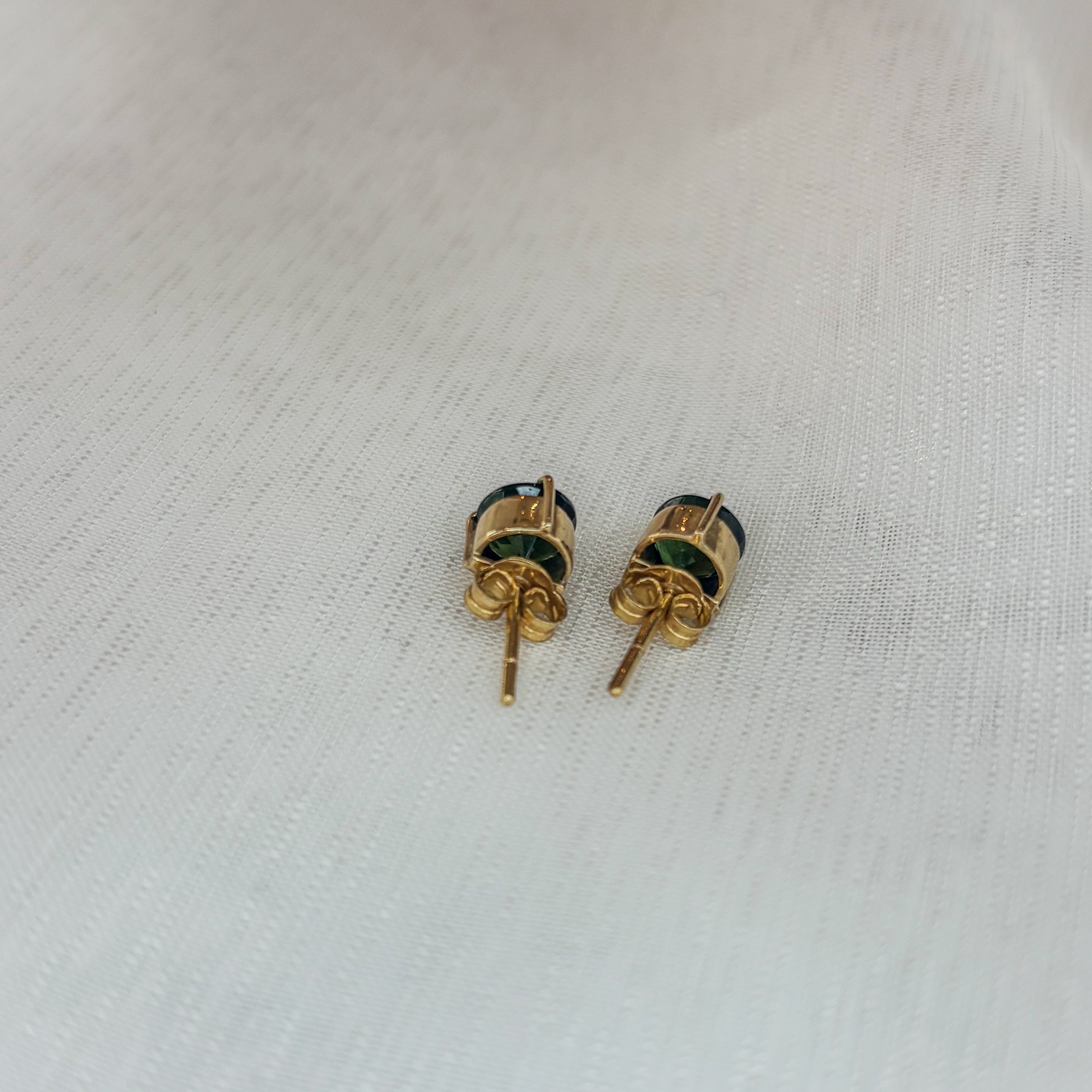 Green Tourmaline Spherical Stud Earrings - Gold 18k