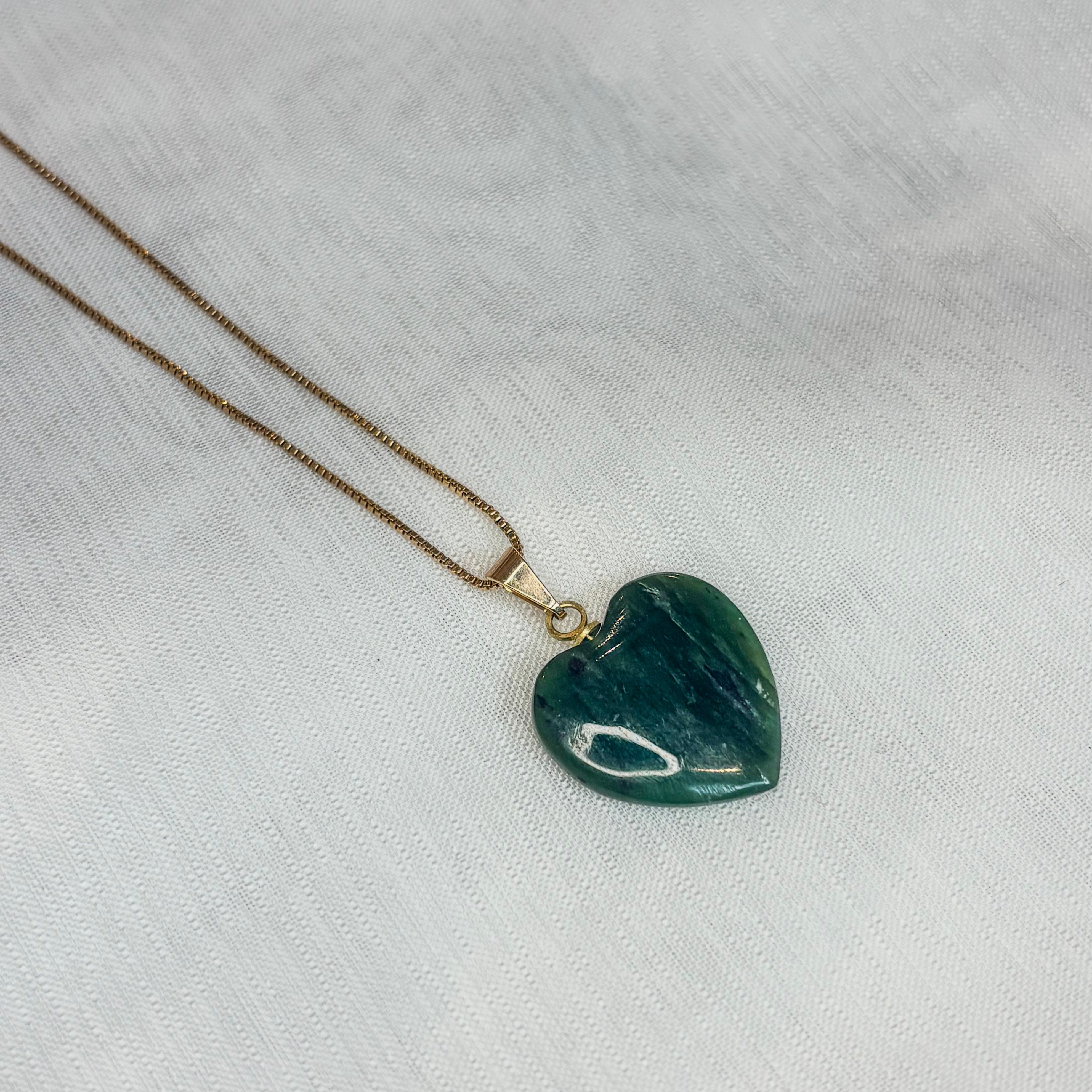 Jade hanger - hart - verguld