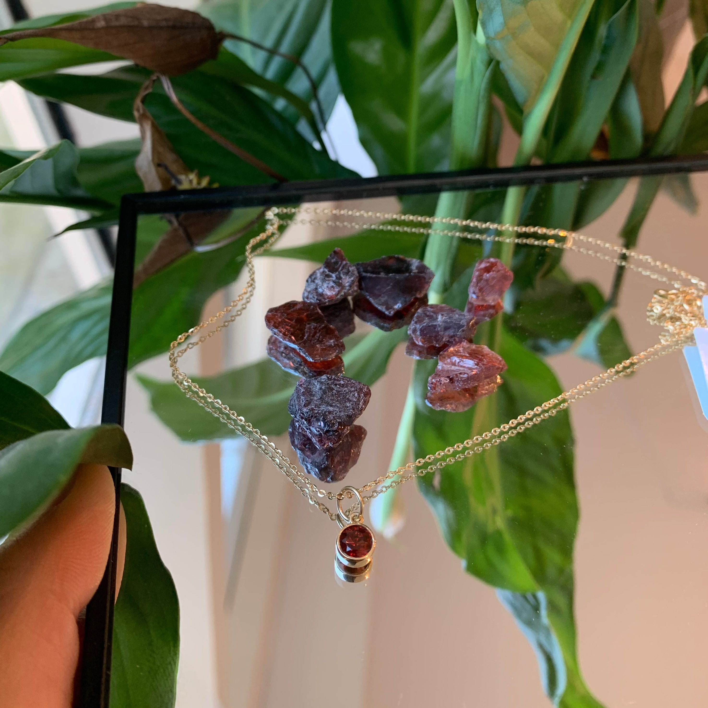Garnet - Pendant - Solid 18k Gold