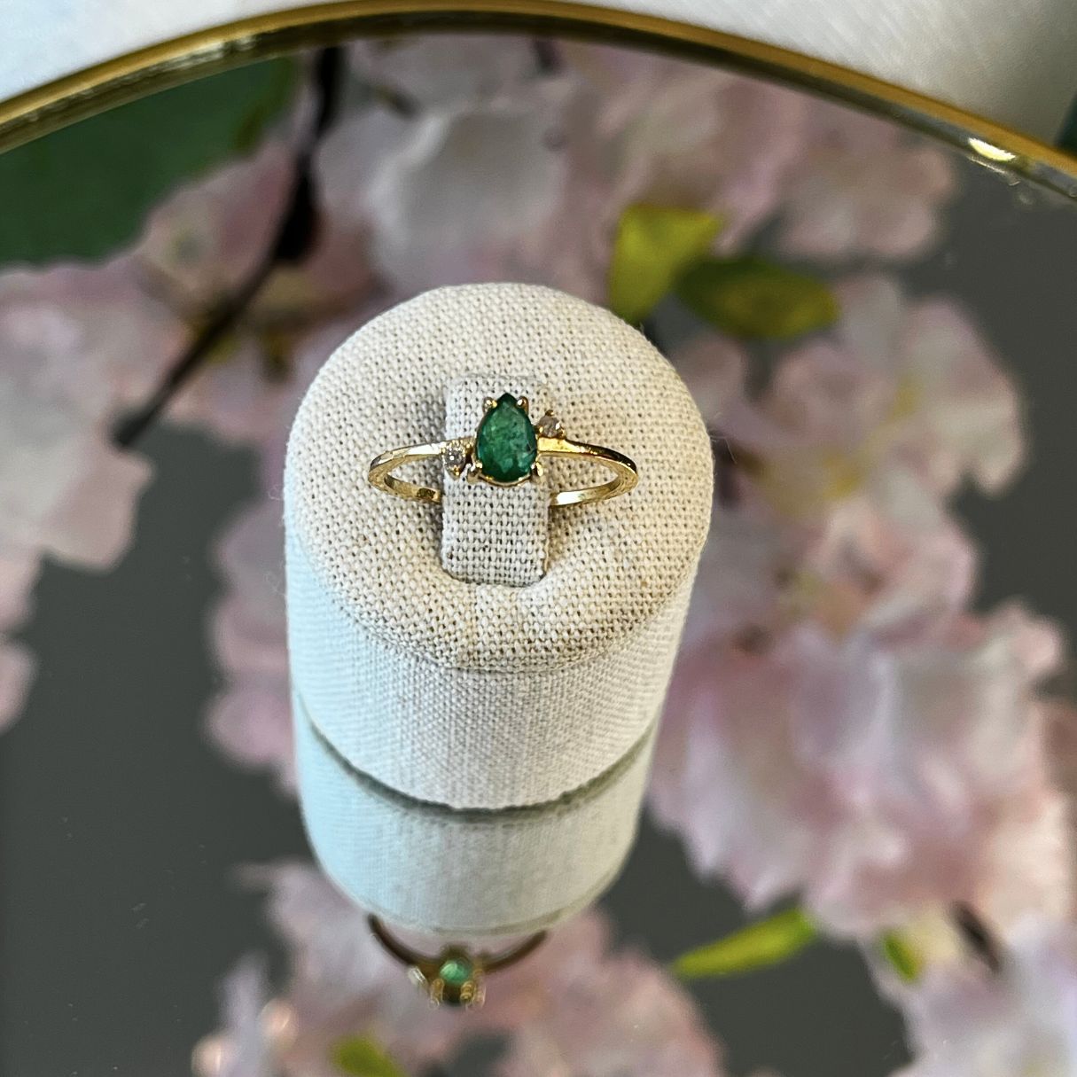 14k Solid Gold Emerald Diamond Ring - Drop of Wisdom