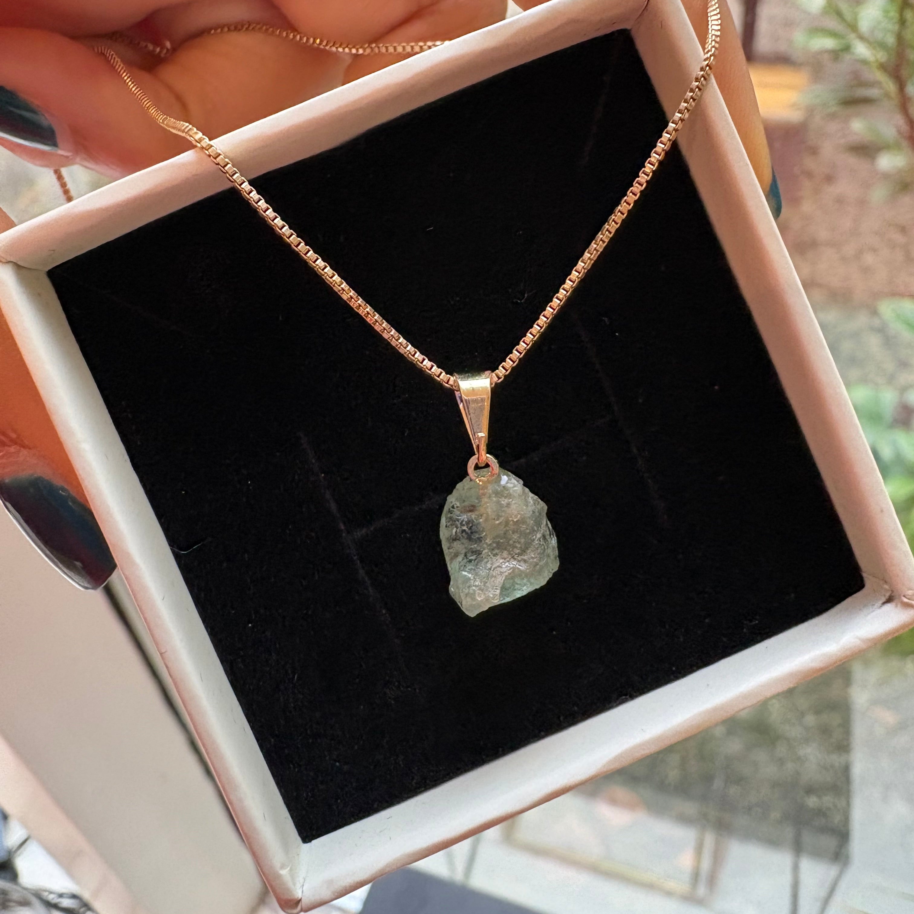 Mini Raw Pendant Green Berryl - Gold Plated