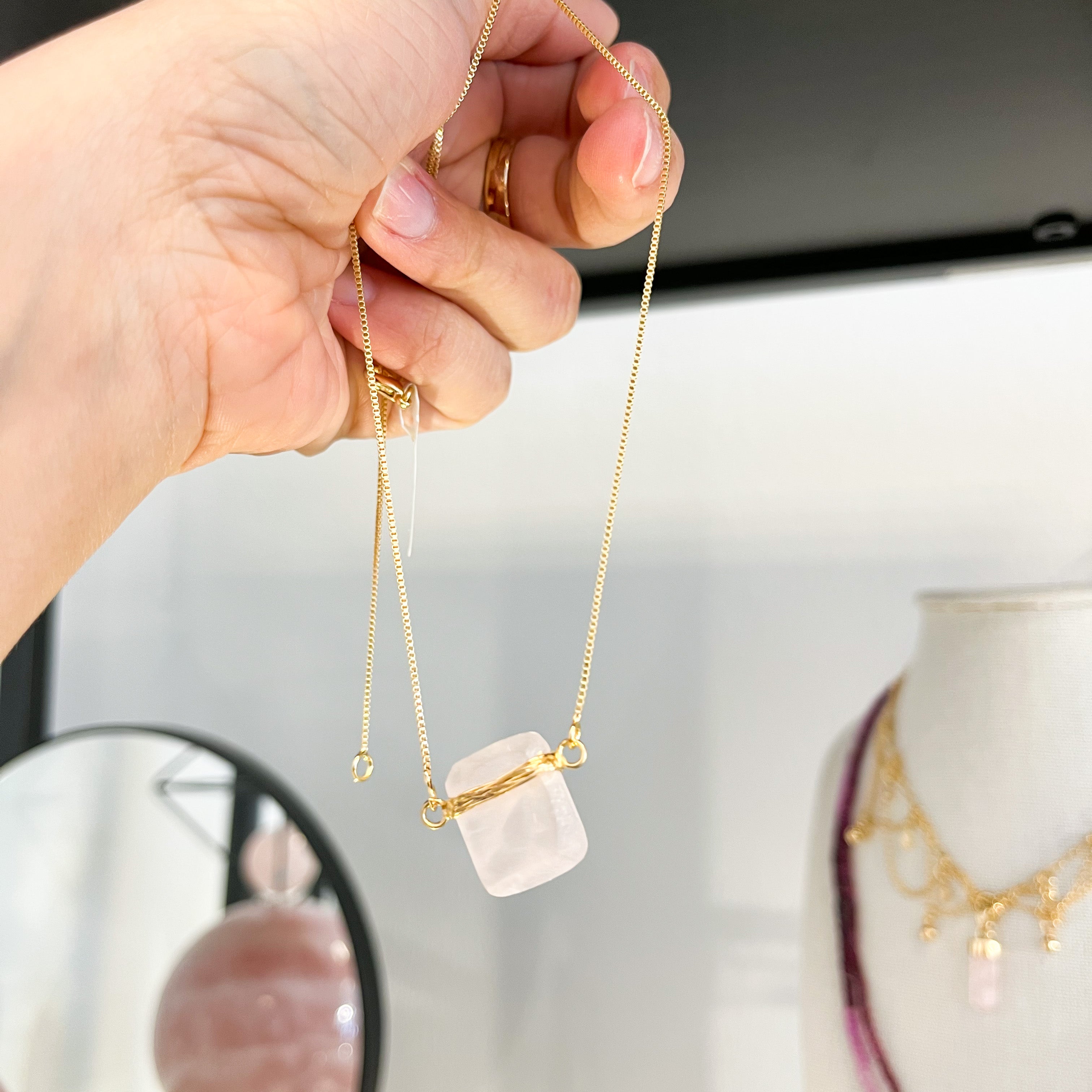 Necklace Wrapped Raw mini Rose Quartz - 18k Gold Plated