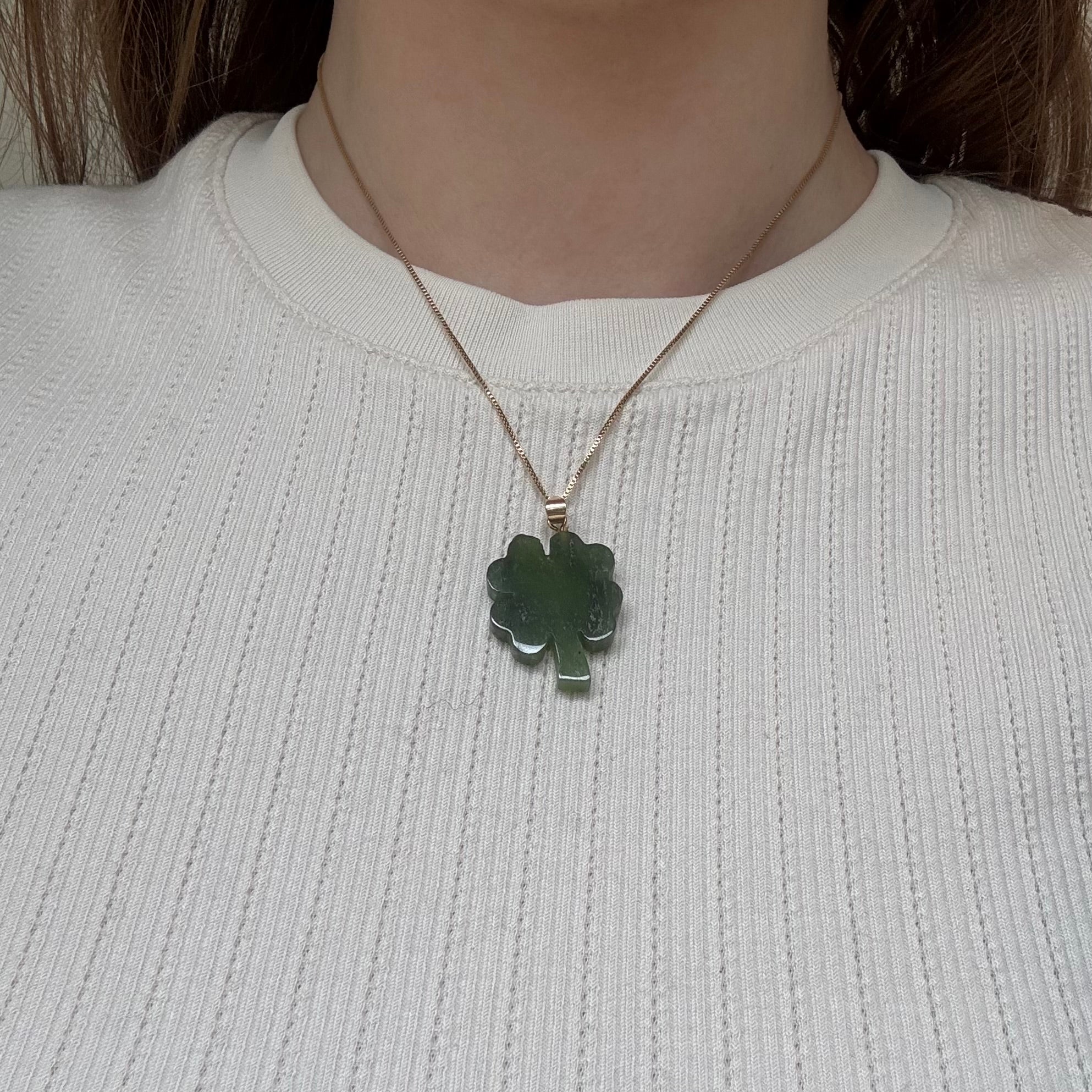 Jade Pendant - 4 cloves shape - Gold Plated
