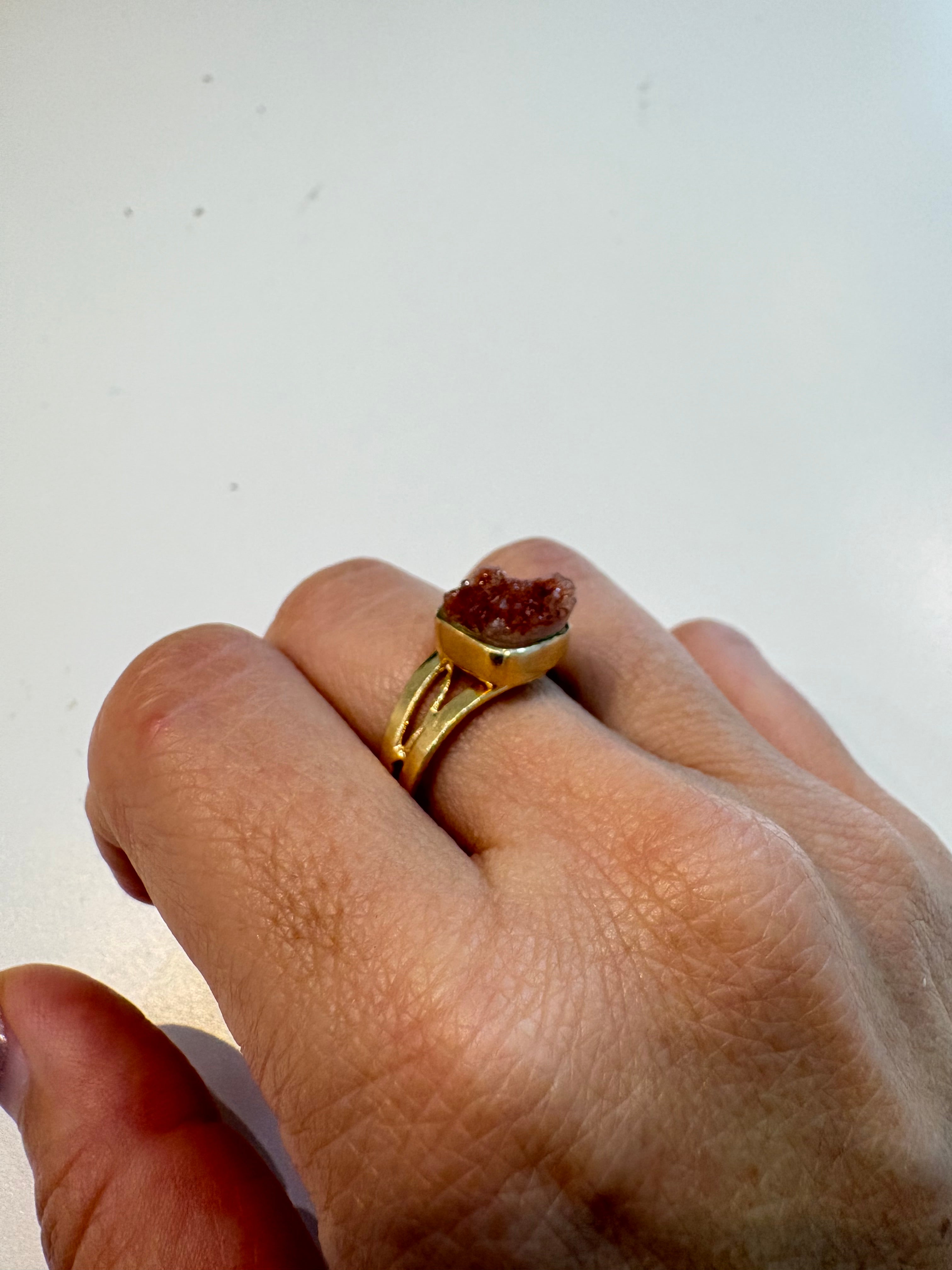 Ruwe Geode - Ring Verstelbaar - Verguld