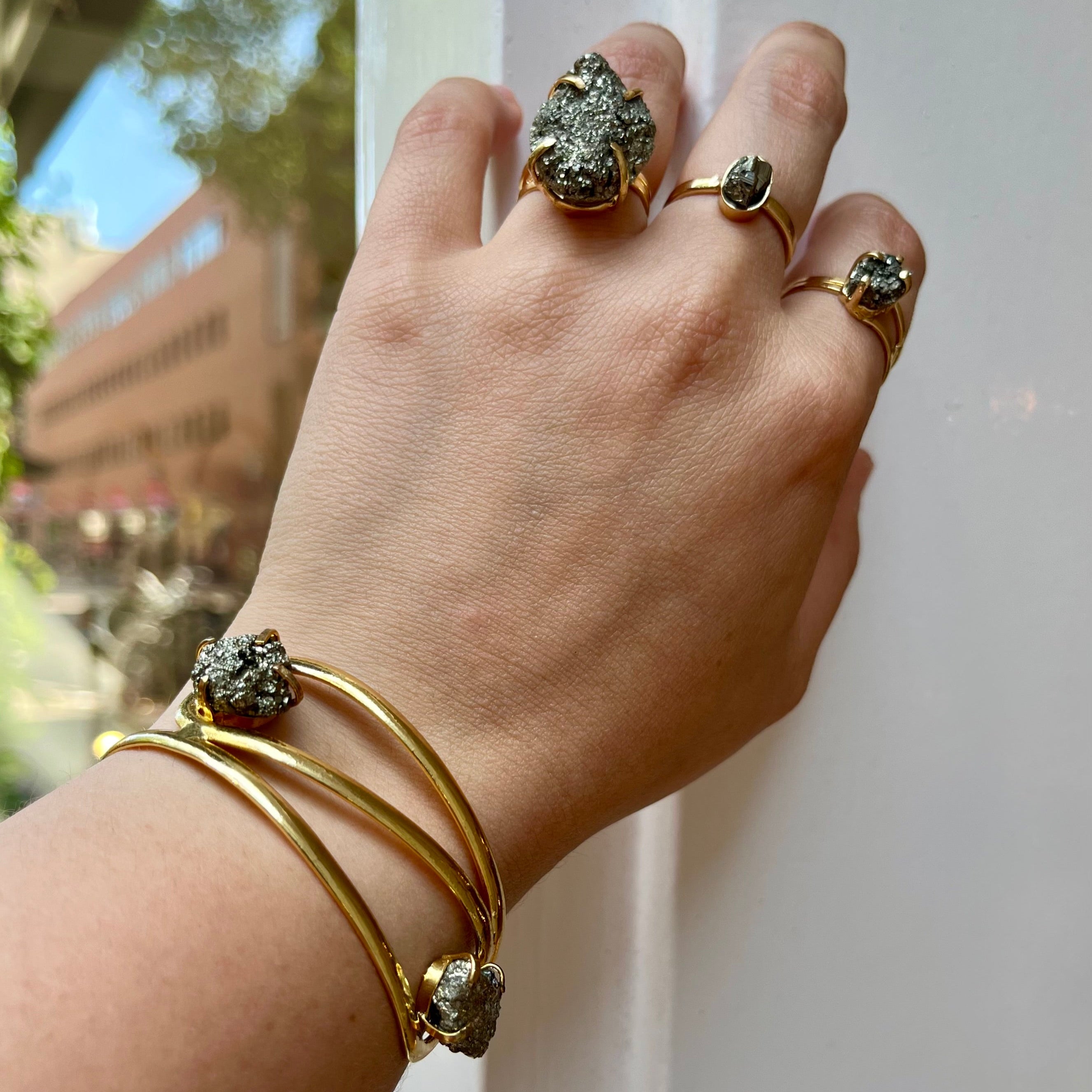 Pyrite - Infinity Bracelet - Gold Plated