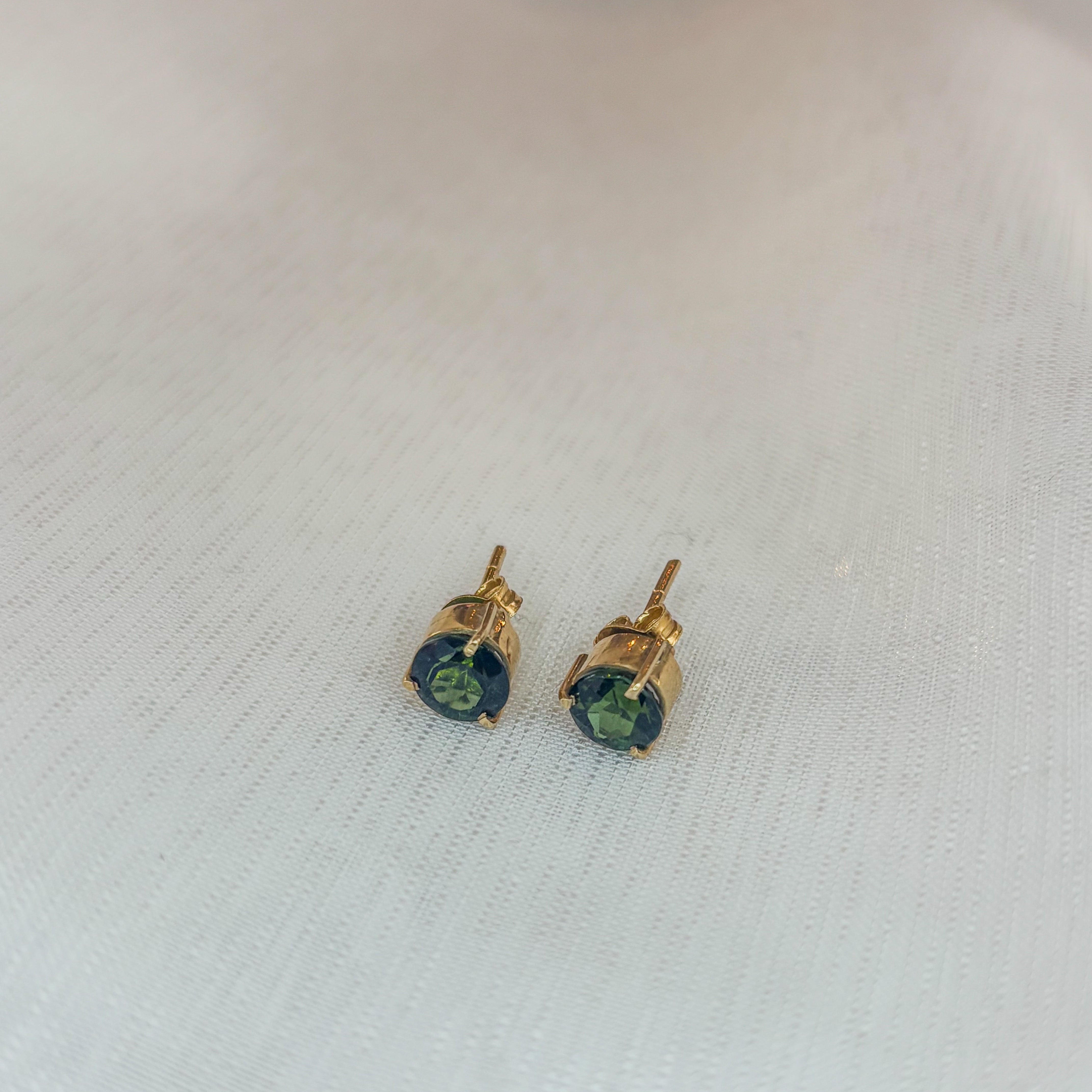 Green Tourmaline Spherical Stud Earrings - Gold 18k