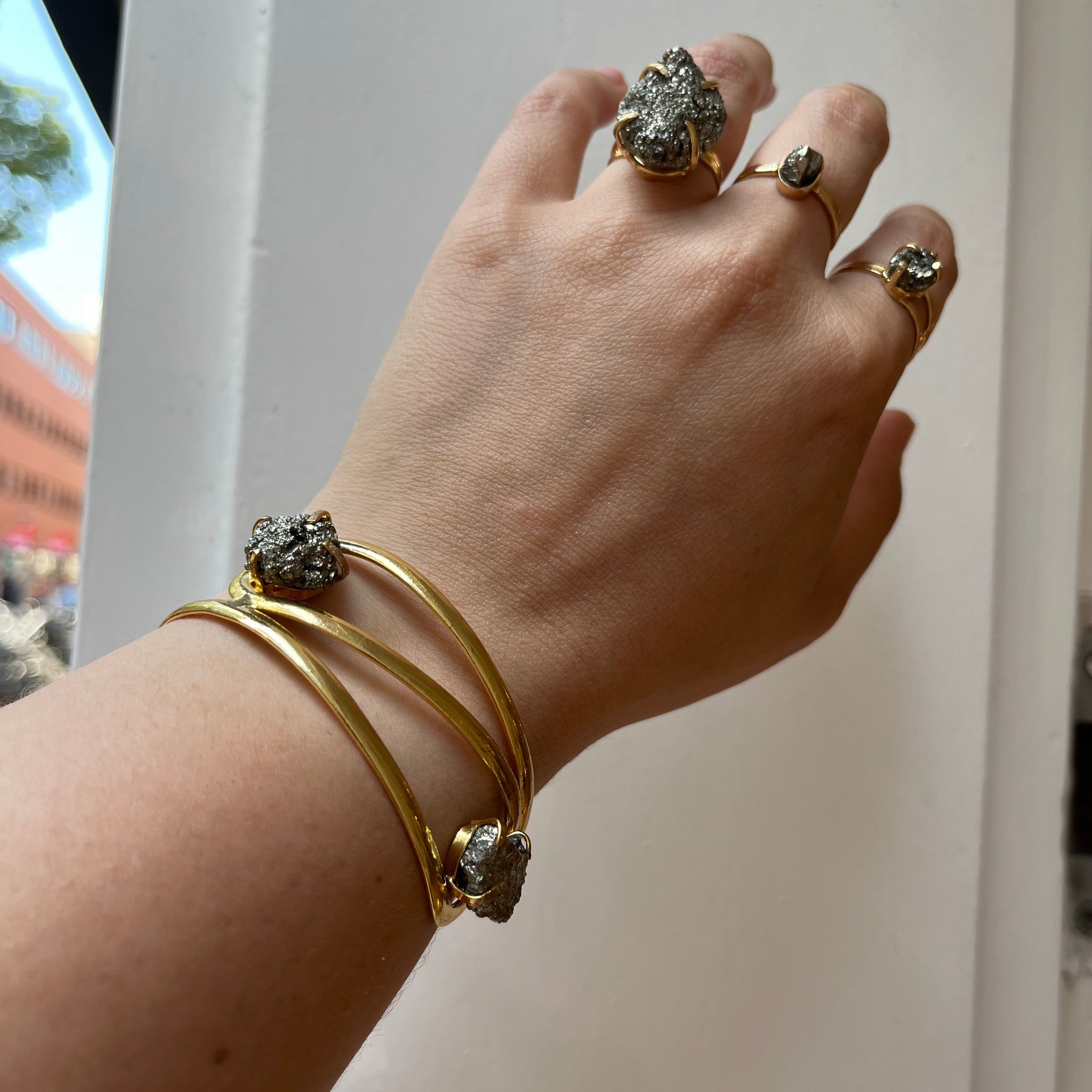 Pyrite - Infinity Bracelet - Gold Plated