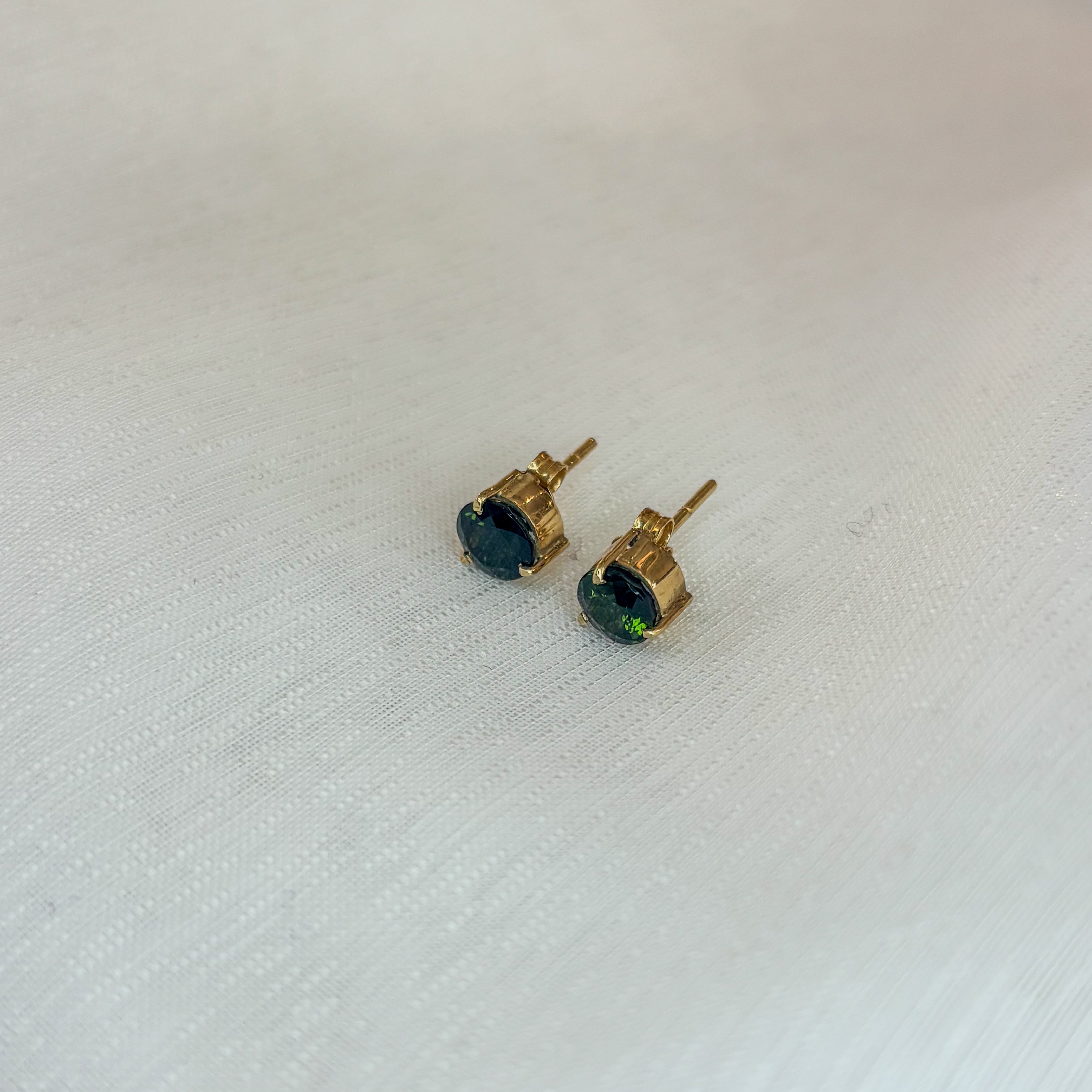 Green Tourmaline Spherical Stud Earrings - Gold 18k