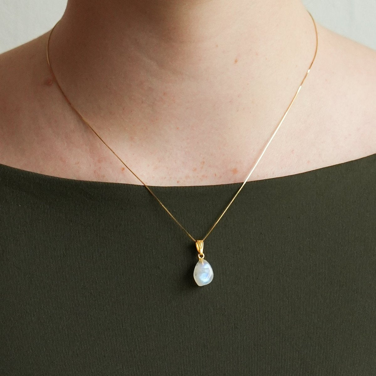 Moonstone Mini Pendant - 18k Gold Plated