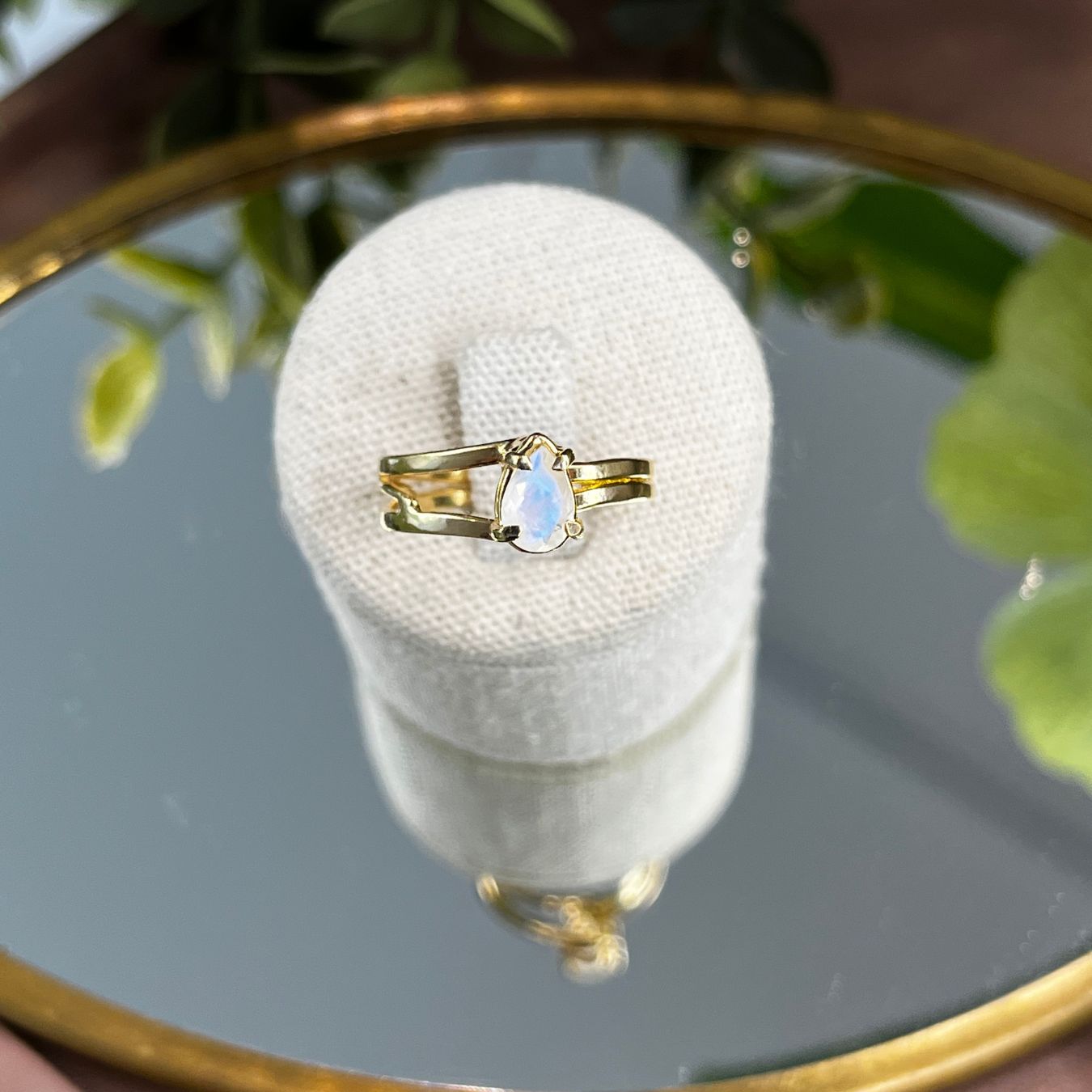Ring Maansteen Verguld