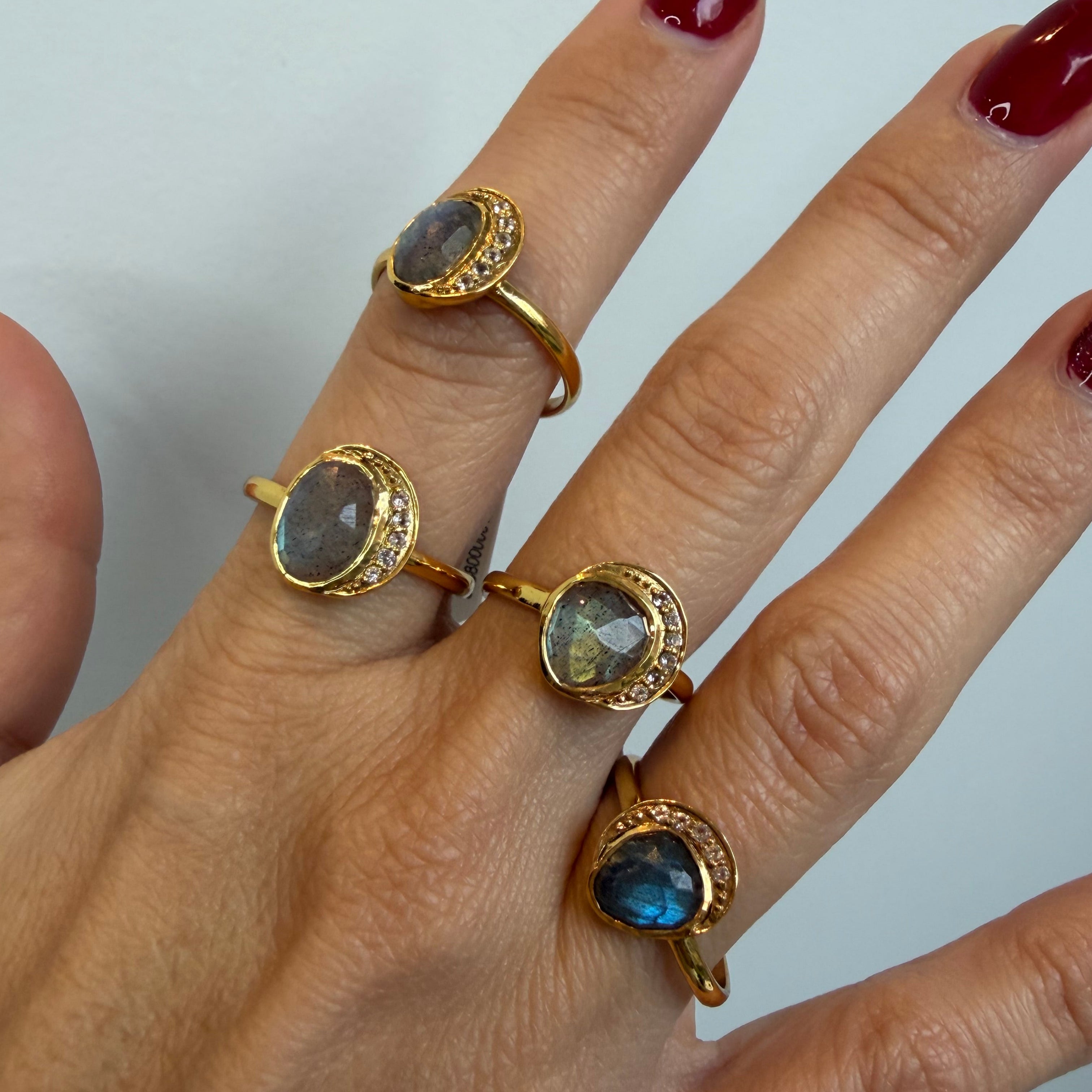 Labradorite and white topaz ring