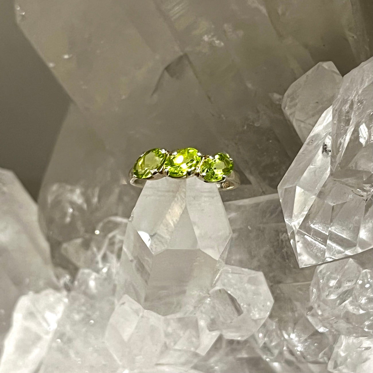 Ring Peridot 3 Stones - Sterling Silver