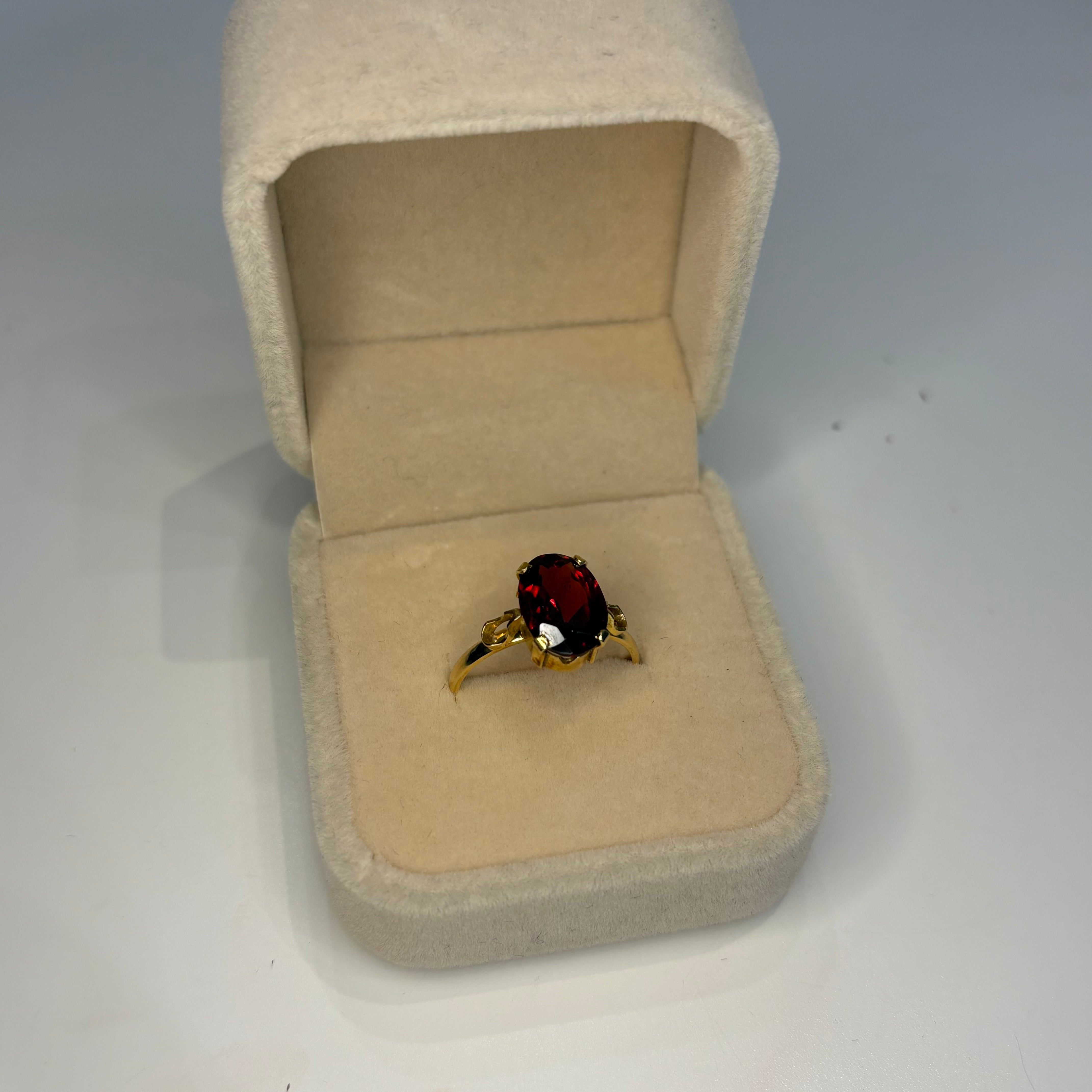 Garnet Solitaire Ring - Solid 18k Gold
