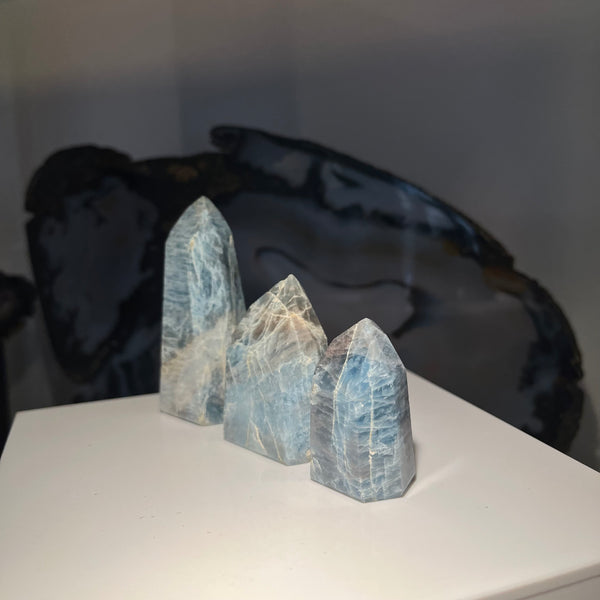aquamarine crystal point 