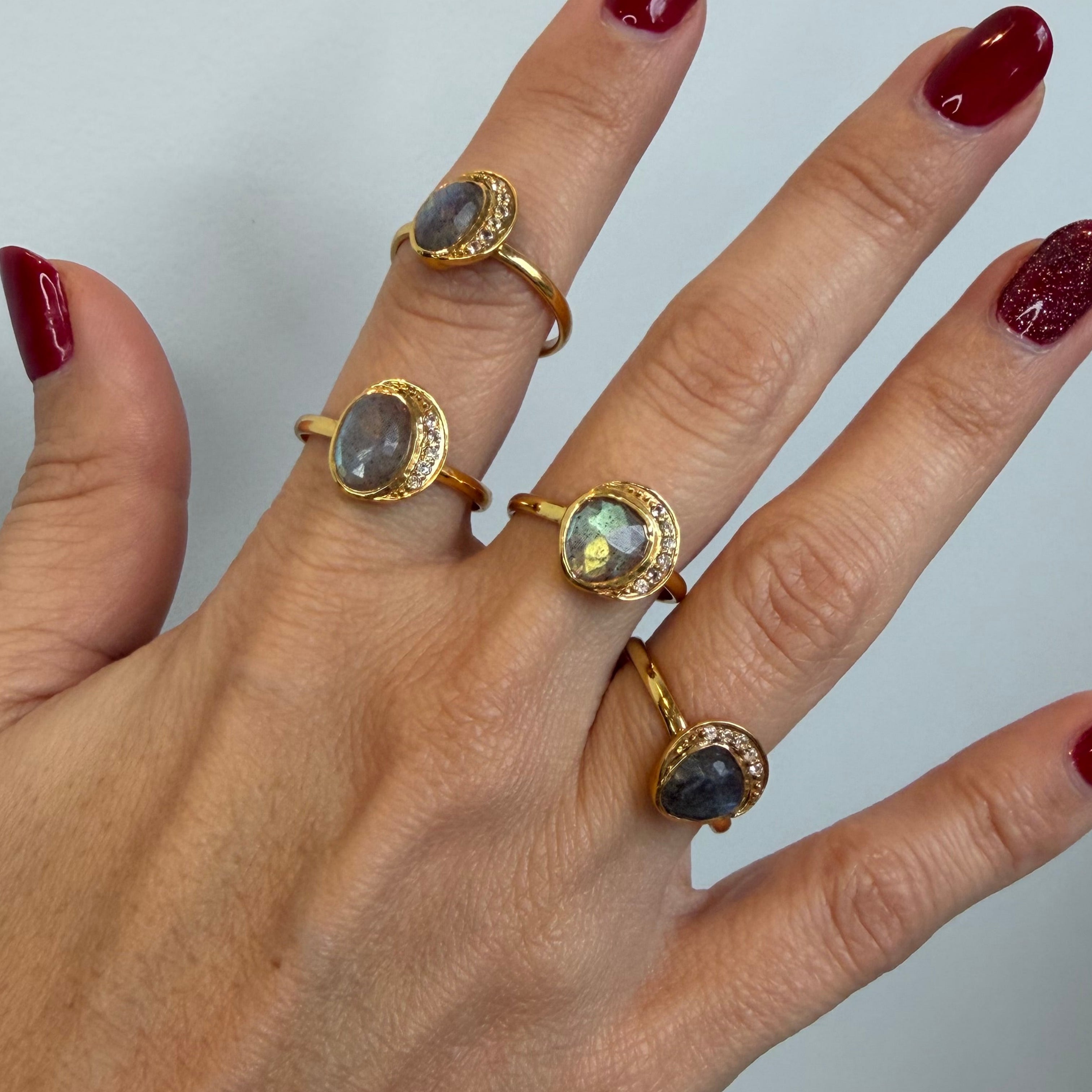 Labradorite and white topaz ring