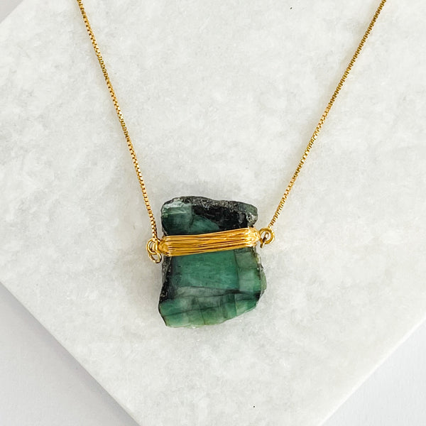 Emerald - Wrapped Necklace Raw - Gold Plated